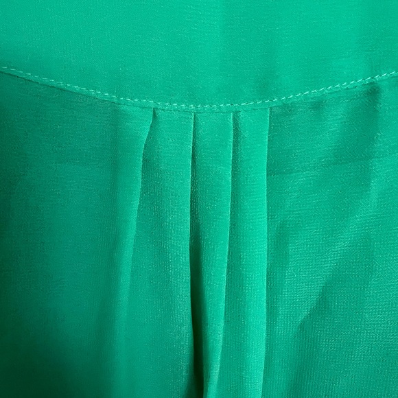 ☀️ Green long sleeve flowy top - Picture 5 of 12